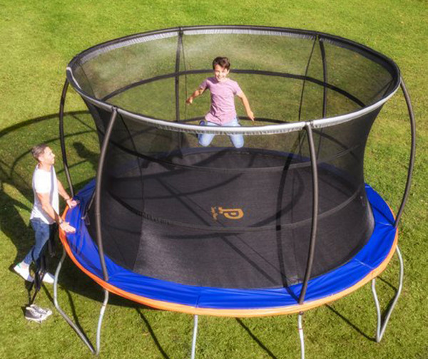 David Lowe | Power trampolines launch the UK and Ireland